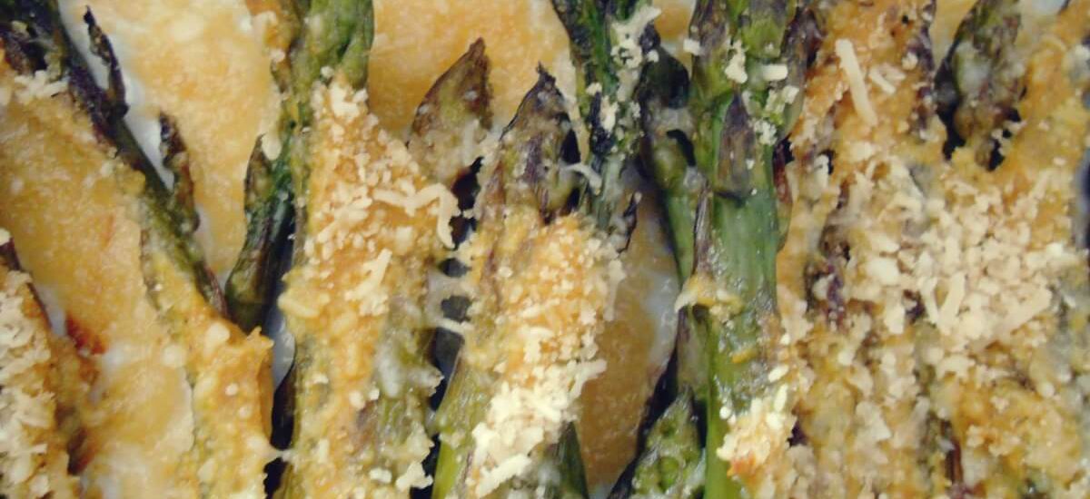 Contorno di asparagi gratinati aromatizzati alla senape e curcuma – ricetta light, senza burro e senza glutine