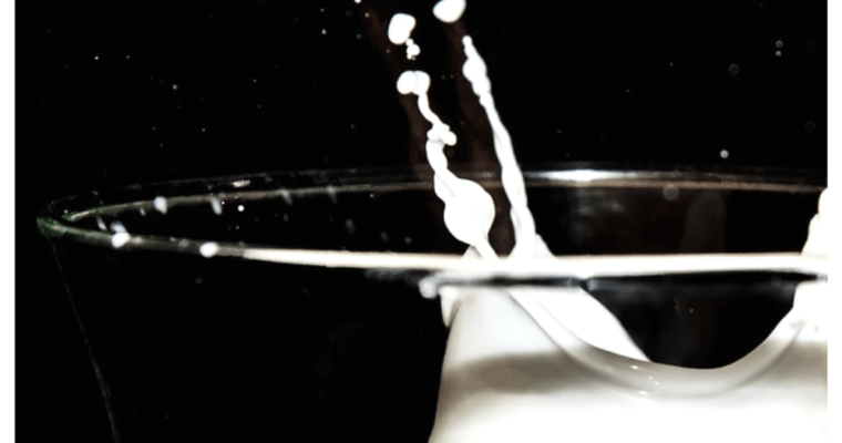 Bere latte fa bene o male alla salute?