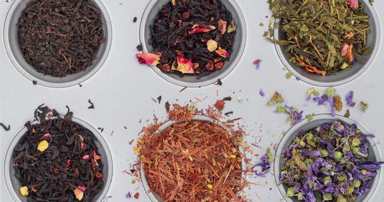 I diversi tipi di tè: differenze e proprietà benefiche.